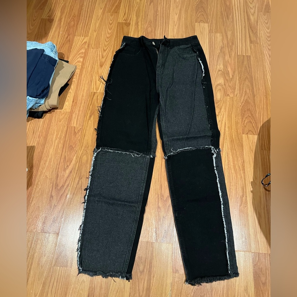 Black color-block jeans